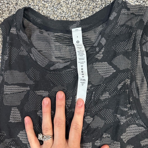 Lulu mesh muscle tank - Picture 2 of 2